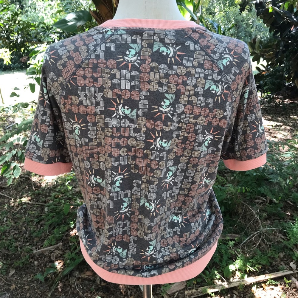 LulaRoe Statue of Liberty Limited Terry Cloth Top - Picture 3 of 4